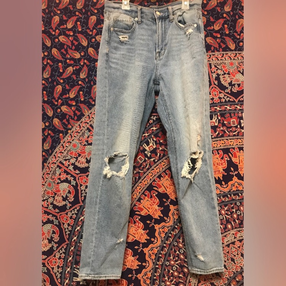 American Eagle High Waisted Mom Jeans